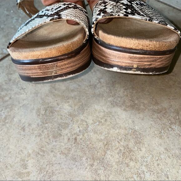 Snakeskin Embossed Platform Sandal size 10 - Picture 6 of 6